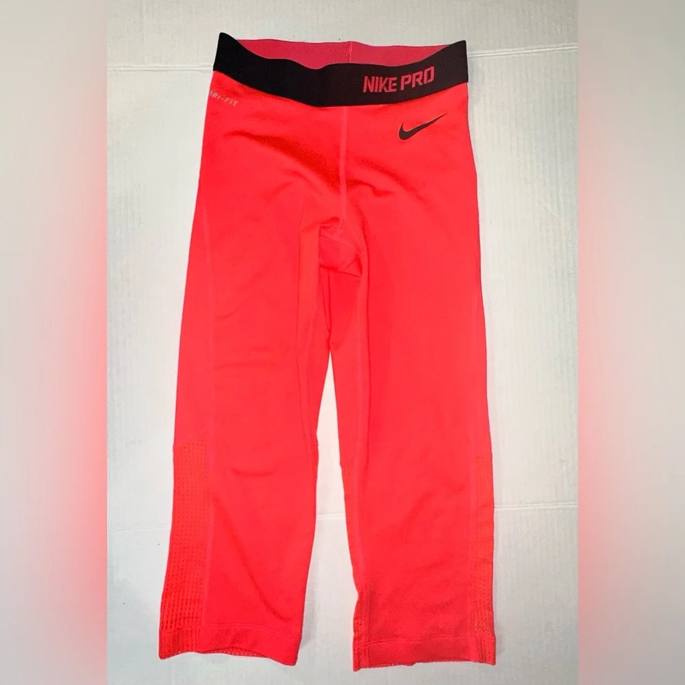 NIKE Women's Dri- Fit Yoga/Gym Workout Capris Leggings‎ Pink Size XS Pre-owned